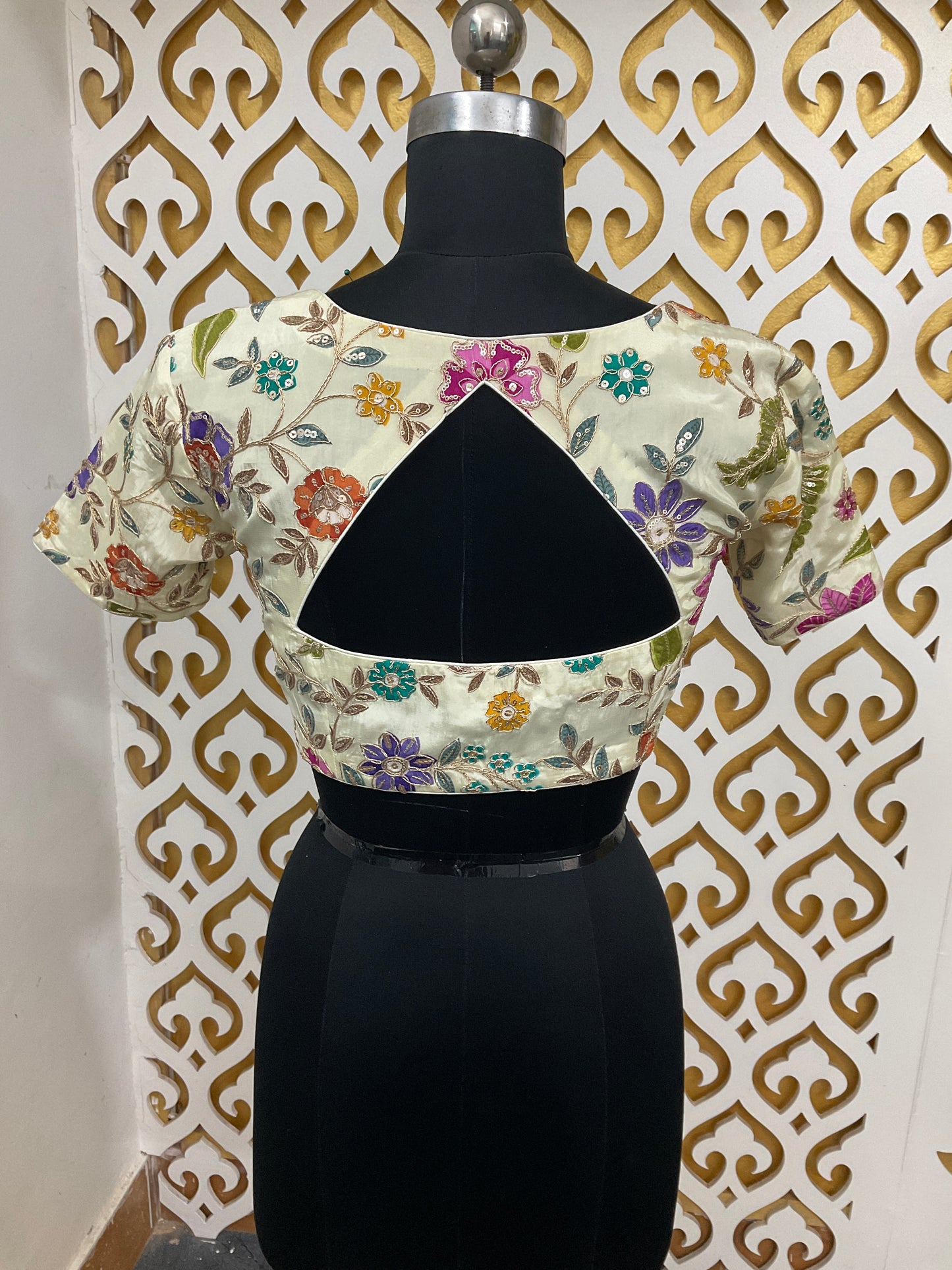 Crème crape blouse