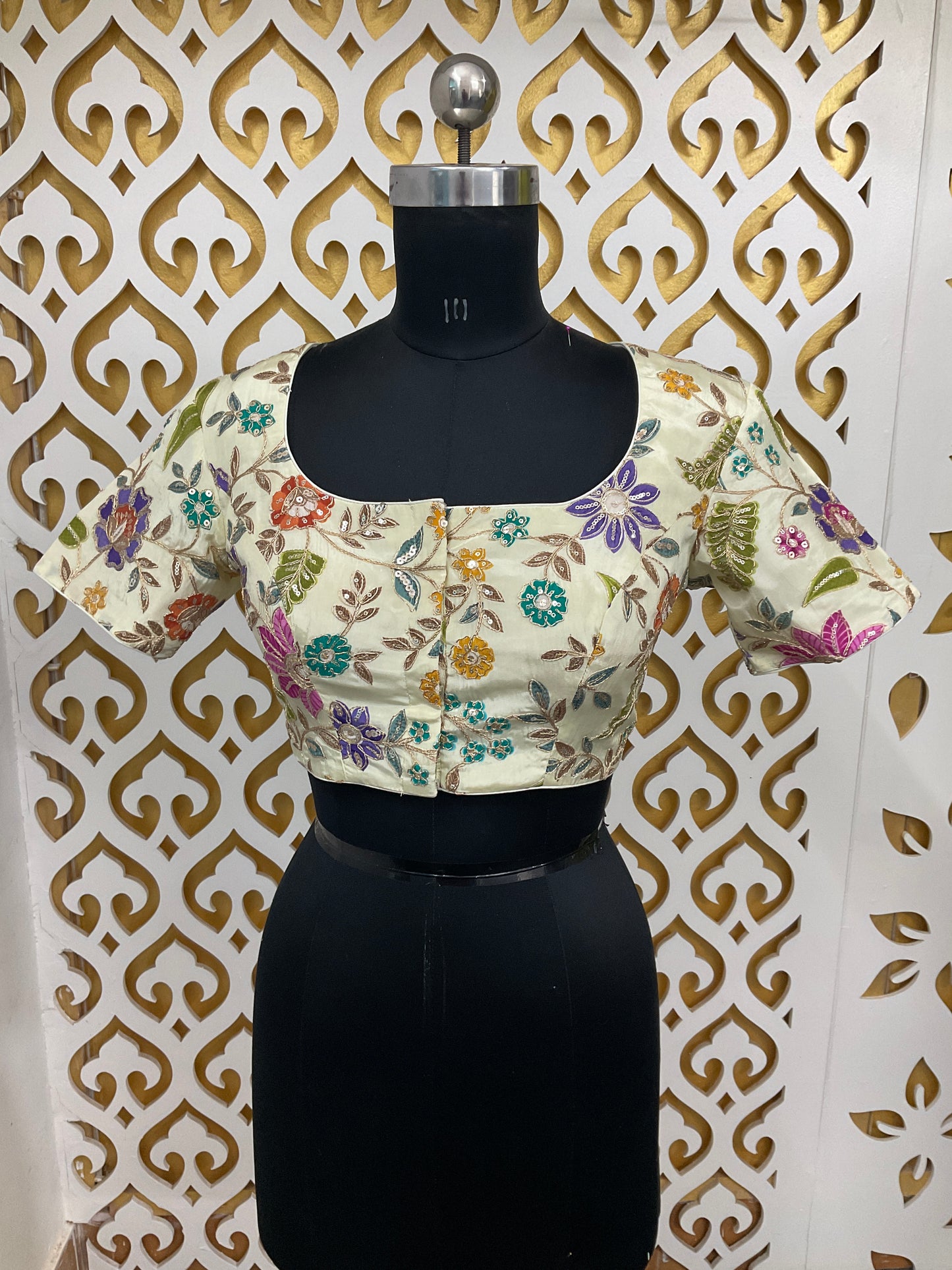Crème crape blouse
