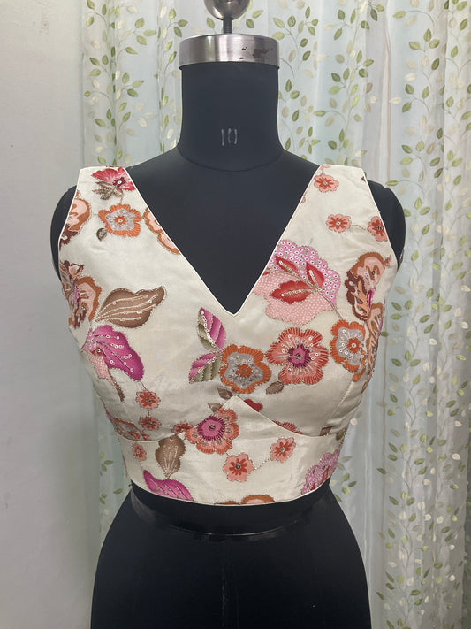 Crape embroidery sleeveless blouse